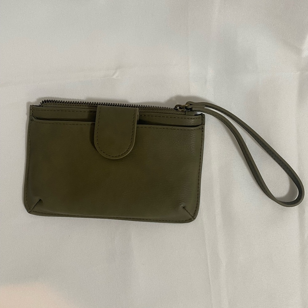 Universal‎ Threads Olive Green Wristlet